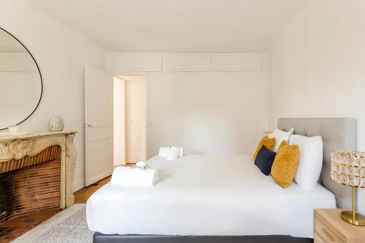 8P - 3Br Le Marais Spacious - Central - Historic Apt Parigi Esterno foto
